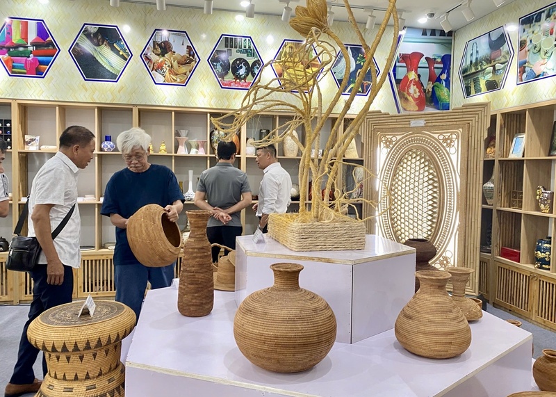 Thông qua chương trình khuyến công, Hà Nội dành nhiều nguồn lực cho phát triển sản phẩm công nghiệp nông thôn. Ảnh minh họa: Thùy Linh