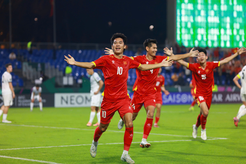 U23 Việt Nam trong trận chiến thắng U23 Kyrgyzstan. Ảnh: Ted Trần