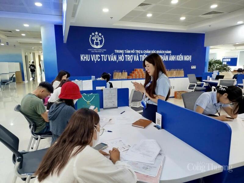 Hà Nội đẩy mạnh cải cách quyết thủ tục hành chính không phụ thuộc địa giới hành chính, góp phần xóa bỏ rào cản hành chính truyền thống. Ảnh: Hải Sơn