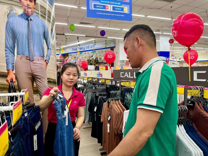 Nhu cầu mua sắm của người dân tăng cao, lượng hàng hóa nhiều khiến nguy cơ hỏa hoạn luôn thường trực. Ảnh: Phòng Cảnh sát PCCC&CNCH Hà Tĩnh