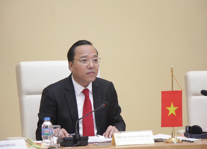 Thứ trưởng Bộ Công Thương chủ trì phiên họp.