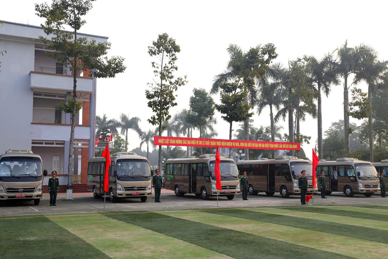 Các lực lượng sẵn sàng xuất quân thực hiện nhiệm vụ đưa, đón đại biểu.