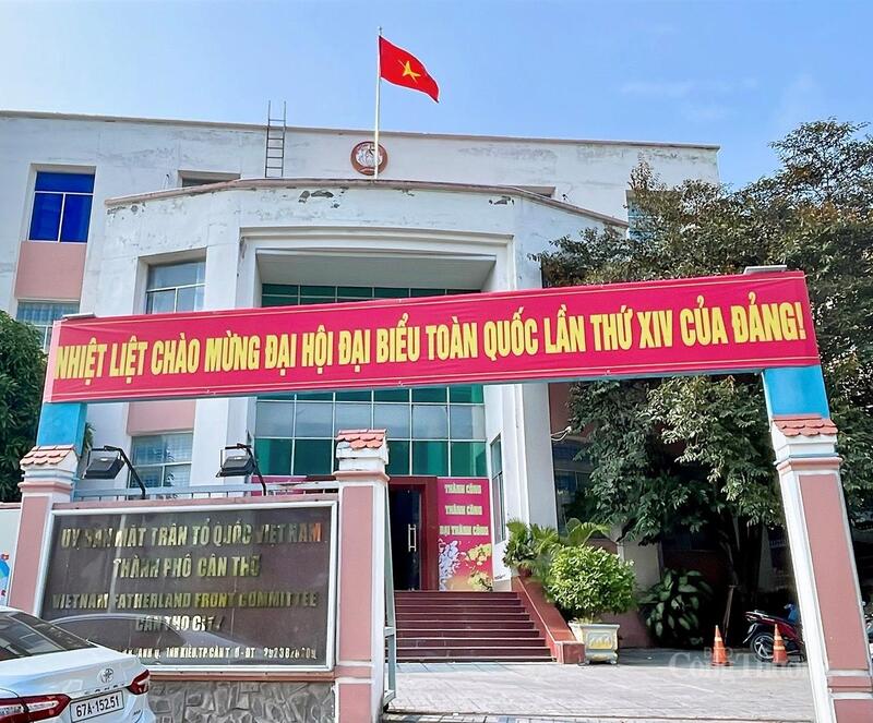 Sắc xuân Cần Thơ lan tỏa niềm tin, khí thế chào mừng Đại hội Đảng XIV - 9