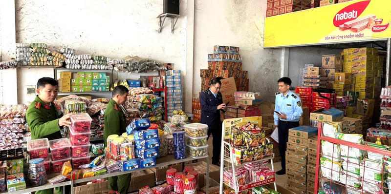 Lực lượng chức năng tỉnh Sơn La chủ động, tăng cường kiểm soát hàng hóa trước, trong và sau tết Nguyên đán Bính Ngọ 2026. Ảnh: Danh Phúc