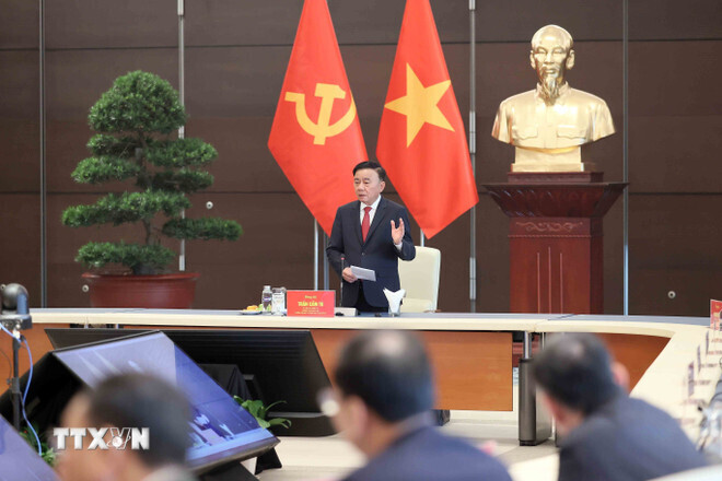 Thường trực Ban Bí thư Trần Cẩm Tú phát biểu chỉ đạo tại buổi tổng duyệt. Ảnh: TTXVN