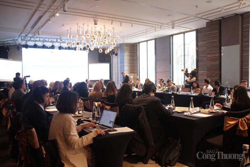 Toàn cảnh Phiên họp Ban Thư ký JETP với các đối tác quốc tế thúc đẩy triển khai Tuyên bố Chính trị về Quan hệ Đối tác Chuyển đổi năng lượng công bằng (JETP).