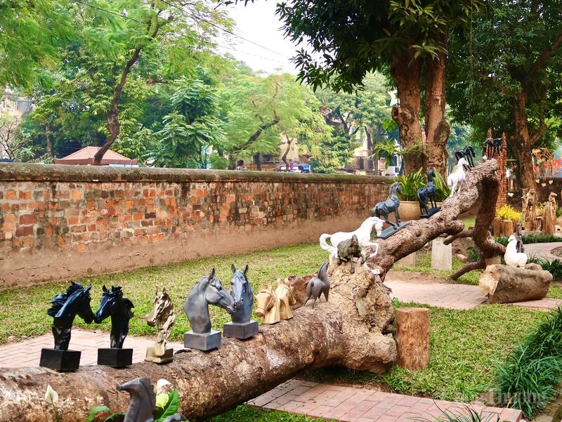 Trưng bày “Ngựa về phố” diễn ra tại Di tích quốc gia đặc biệt Văn Miếu - Quốc Tử Giám đến hết tháng 3/2026.