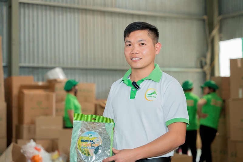 Nhiều đặc sản địa phương của các doanh nghiệp tư nhân đã được nguồn vốn khuyến công hỗ trợ dây chuyền sản xuất, quảng bá thương hiệu. Ảnh: Thu Huyền