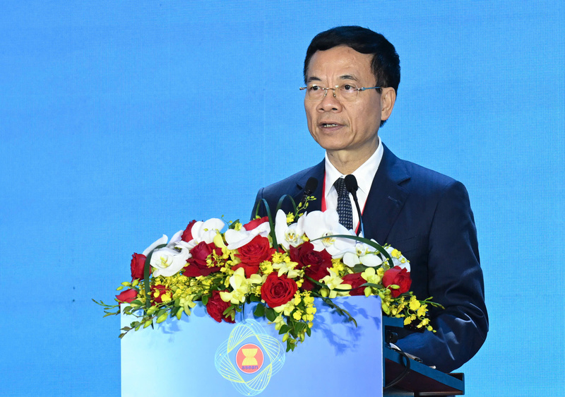 Bộ trưởng Bộ Khoa học và Công nghệ Nguyễn Mạnh Hùng.