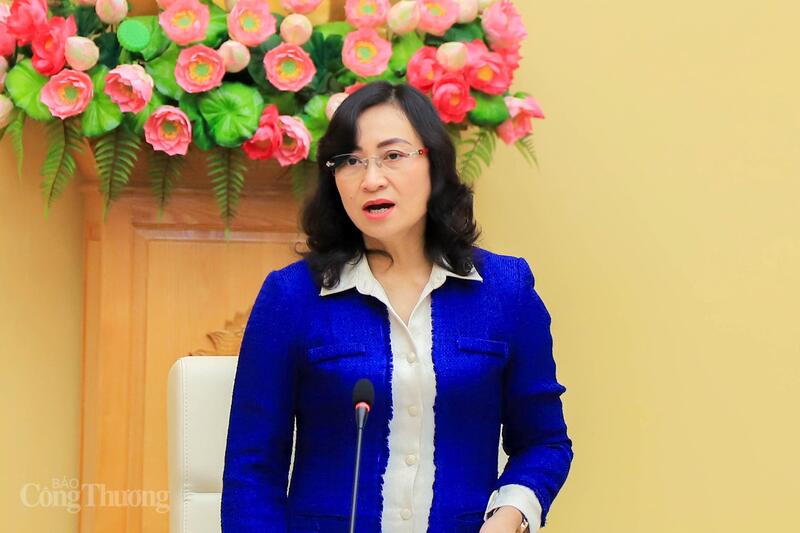 Thứ trưởng Bộ Công Thương Phan Thị Thắng phát biểu tại buổi làm việc