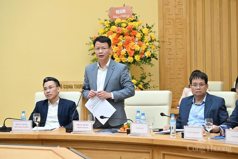 Ông Phạm Văn Quân, Phó Cục trưởng Cục Công nghiệp, phát biểu tại hội nghị. Ảnh: Cấn Dũng