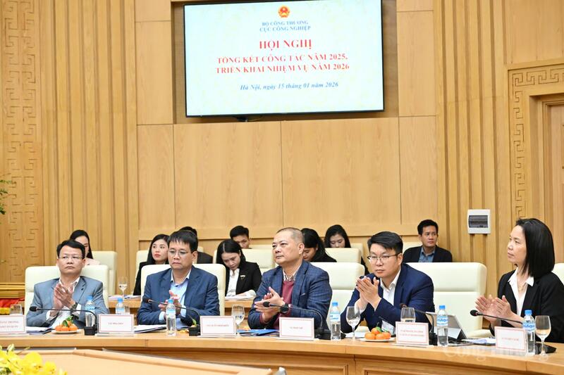 Lãnh đạo các Cục, Vụ, đơn vị chức năng trong Bộ Công Thương tham dự Hội nghị tổng kết công tác năm 2025, triển khai nhiệm vụ năm 2026 của Cục Công nghiệp.