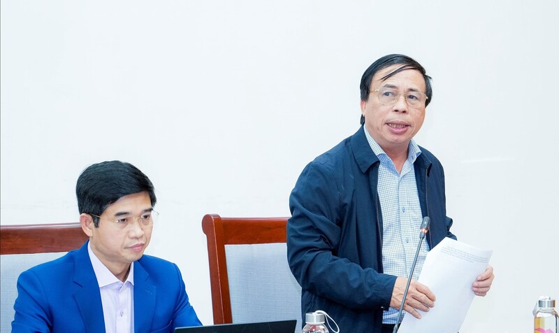 Giám đốc Sở Công Thương tỉnh Nghệ An tiếp thu ý kiến của lãnh đạo tỉnh và các Sở, ngành, đơn vị về dự thảo Đề án. Ảnh: Thu Huyền