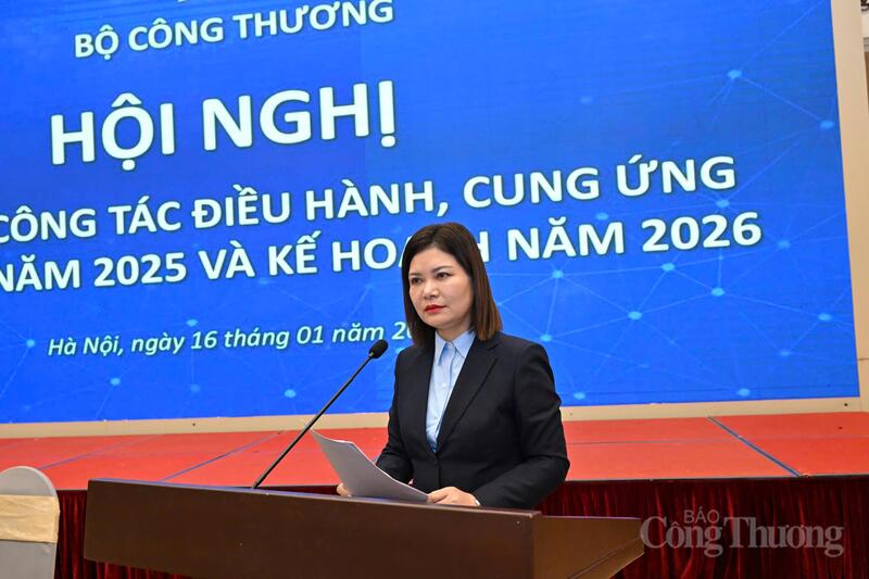 Bà Nguyễn Thúy Hiền - Phó Cục trưởng Cục Quản lý và Phát triển thị trường trong nước (Ảnh: Cấn Dũng)