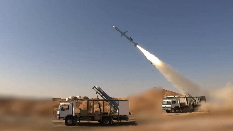 Với tầm bắn hơn 1.000 km và năng lực chống tác chiến điện tử, Ghadr-380 giúp Iran kiểm soát vùng biển rộng hơn ngoài bờ. Ảnh: Military