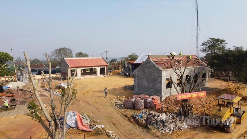 Tại Khu lưu niệm cố Tổng Bí thư Hà Huy Tập (xã Cẩm Hưng). Đây là dự án tu bổ, tôn tạo có ý nghĩa tâm linh và giáo dục truyền thống sâu sắc. Tại đây, sự hối hả không nằm ở sự ồn ào của máy móc hạng nặng mà nằm ở sự tỉ mỉ, chỉnh chu.