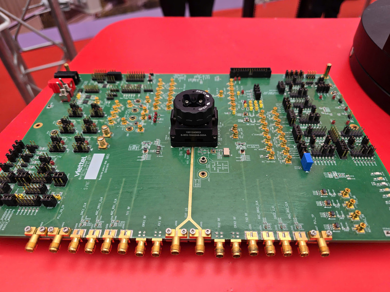 Sản phẩm chip bán dẫn của Viettel được giới thiệu tại sự kiện. Ảnh: Thu Hường