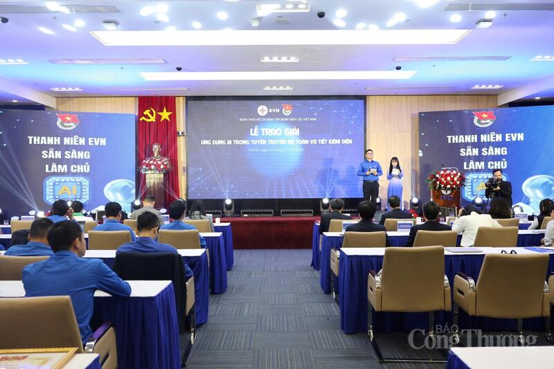 Toàn cảnh lễ trao giải Cuộc thi “Ứng dụng AI trong công tác tuyên truyền an toàn điện và tiết kiệm điện” diễn ra tại trụ sở EVN. Ảnh: Quỳnh Trang