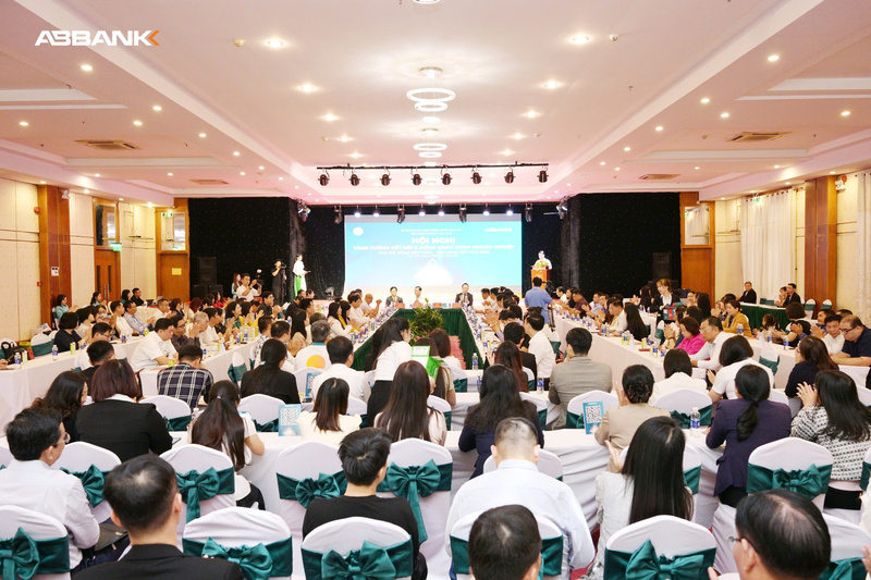 Hội nghị “Tăng cường kết nối và đồng hành cùng doanh nghiệp” với sự tham gia của hơn 60 doanh nghiệp SME tại Cần Thơ.