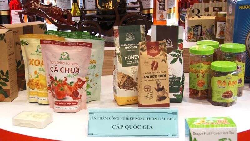Các sản phẩm công nghiệp nông thôn tiêu biểu cấp quốc gia của tỉnh Lâm Đồng được trưng bày tại các sự kiện. Ảnh: Lê Sơn