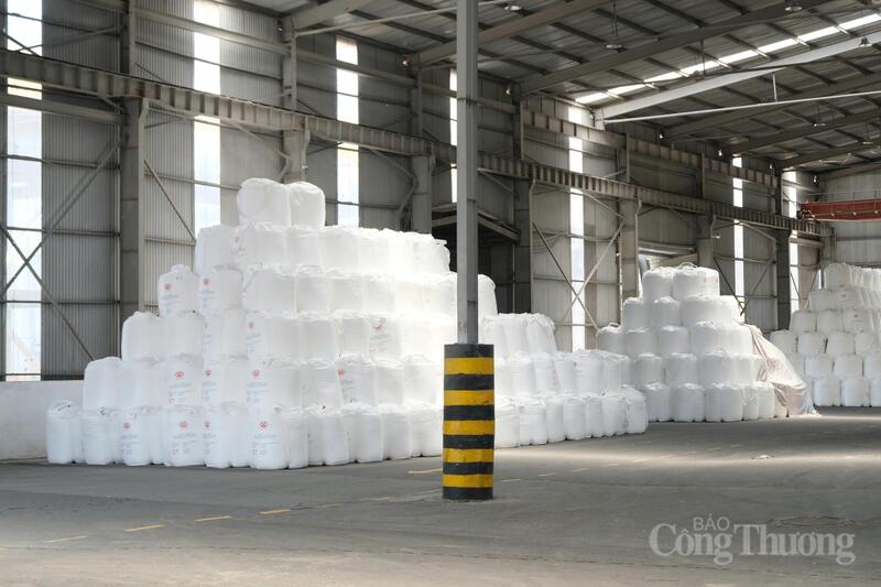 Công ty TNHH MTV Nhôm Lâm Đồng - TKV đang khai thác khoảng 4,3 triệu tấn quặng bauxit nguyên khai/năm. Ảnh: Lê Sơn