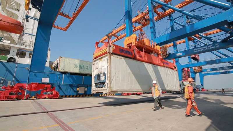 Cần đẩy mạnh phát triển dịch vụ logistics để thúc đẩy xuất nhập khẩu hàng hóa Việt Nam đến thị trường quốc tế. Ảnh: Cấn Dũng