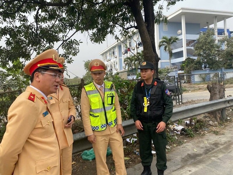 Thiếu tướng Đỗ Thanh Bình, Cục trưởng Cục Cảnh sát giao thông kiểm tra công tác bảo đảm an toàn giao thông phục vụ Đại hội XIV của Đảng. Ảnh: Cục Cảnh sát giao thông