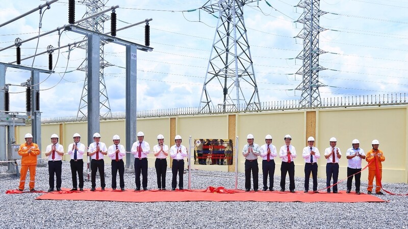 Lễ gắn biển Dự án 4 xuất tuyến 110kV sau trạm biến áp 220kV Phú Bình 2, tỉnh Thái Nguyên; chào mừng Đại hội đại biểu Đảng bộ Tập đoàn Điện lực Việt Nam lần thứ IV, nhiệm kỳ 2025 - 2030