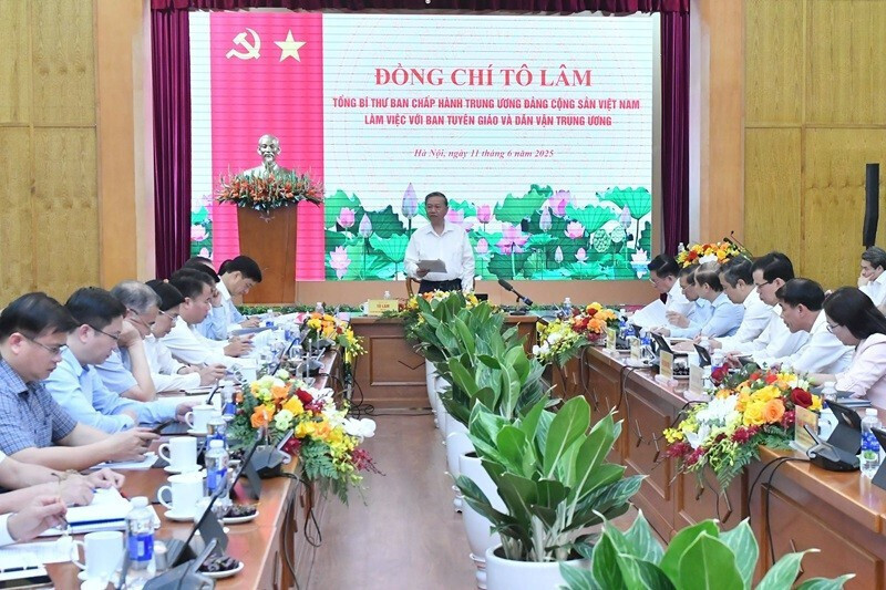 Tổng Bí thư Tô Lâm phát biểu tại buổi làm việc với Ban Tuyên giáo và Dân vận Trung ương, ngày 11/6/2025. Ảnh: nhandan.vn