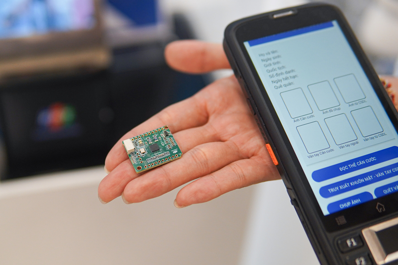 Chip bán dẫn - Sản phẩm công nghệ tại Triển lãm Đổi mới sáng tạo VIIE 2025, tháng 10.2025. Ảnh. Lưu Quý