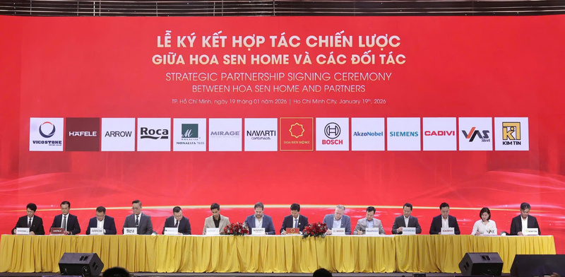 Lễ kí kết hợp tác chiến lược giữa Hoa Sen Home và các đối tác.