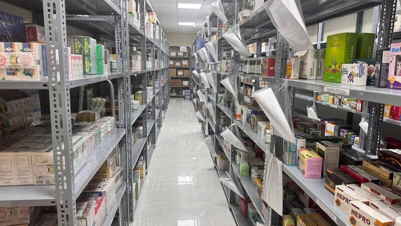 Một trong những kho hàng lực lượng chức năng khám xét. Ảnh: Công an tỉnh Lào Cai