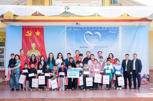 ROX Share - hành trình sẻ chia bền bỉ, đưa giá trị thuận ích lan tỏa đến cộng đồng và xã hội.