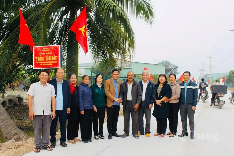 Nhằm chào mừng Đại hội XIV của Đảng, tỉnh Gia Lai đã hoàn thành và đưa vào sử dụng 22 tuyến đường mang tên "Ý Đảng, lòng dân" tại xã Hiao. Ảnh: Hiền Mai