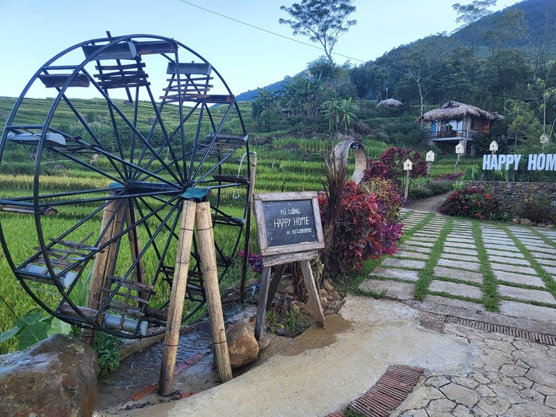 Pù Luông được thiên nhiên ban tặng cho cảnh quan đa dạng, khí hậu trong lành cùng kho tàng văn hóa truyền thống phong phú đã thu hút rất đông khách du lịch. Ảnh: Trường Giang