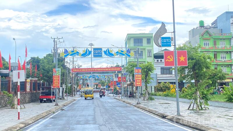 Đặc khu Cô Tô rực rỡ cờ hoa gửi trọn niềm tin, kỳ vọng vào giai đoạn phát triển mới.