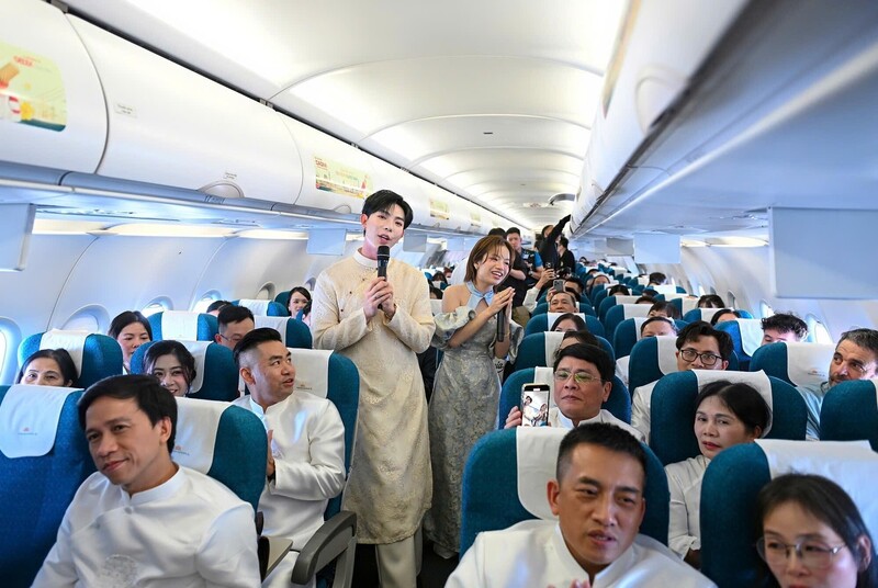 Vietnam Airlines lan tỏa thông điệp “Việt Nam hạnh phúc” từ bầu trời - 16