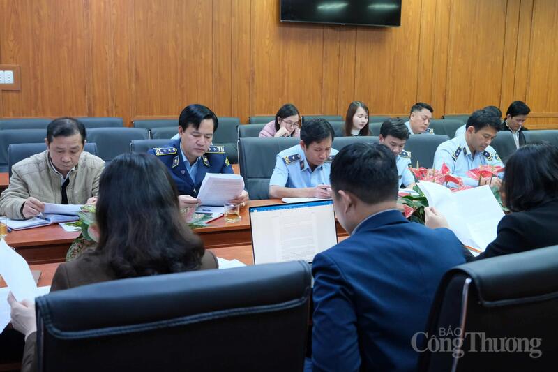 Quang cảnh buổi làm việc. Ảnh: Lê Sơn