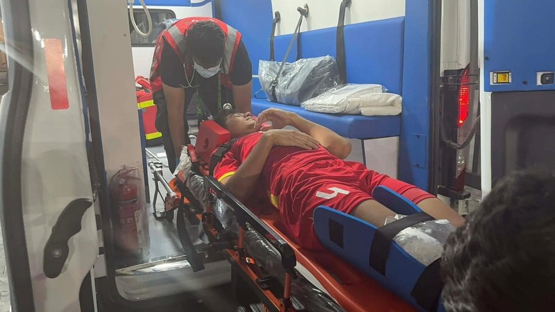 Hiểu Minh bị đứt dây chằng chéo đầu gối, cần 6-9 tháng để hồi phục. Ảnh: Thể thao văn hoá