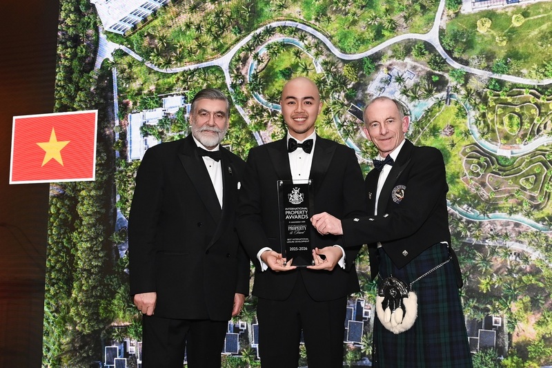 JW Marriott Cam Ranh Bay Resort & Spa do SonKim Land phát triển đạt giải Best International Leisure Development.