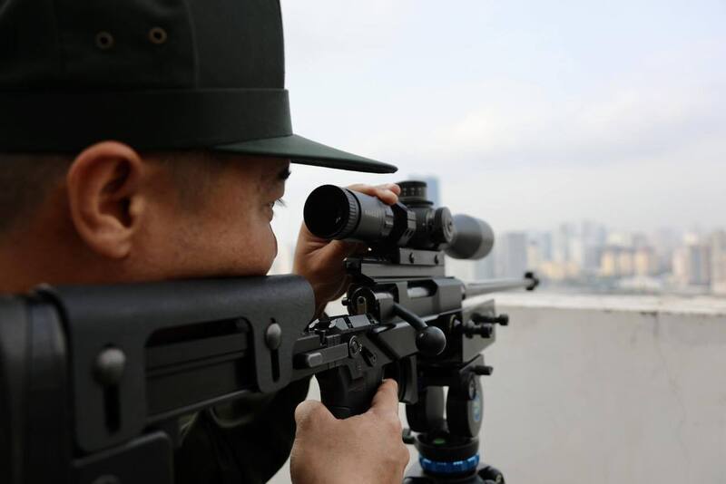 Không ồn ào, giữa đám đông, những “lá chắn thầm lặng” nơi điểm cao vẫn ngày đêm hoàn thành nhiệm vụ. Ảnh: Nguyễn Hoa