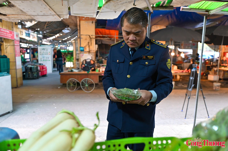 Kiểm tra công tác bình ổn thị trường tết Bính Ngọ 2026 tại Hà Nội - 15