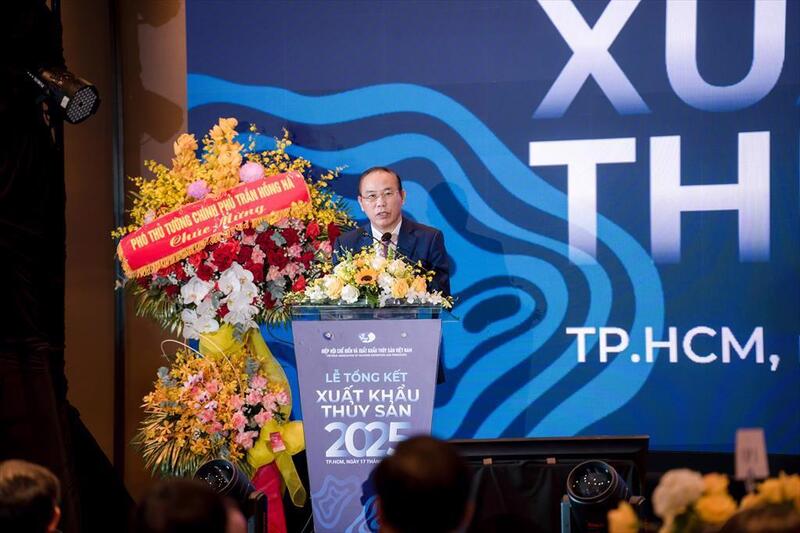 Thứ trưởng Bộ Nông nghiệp và Môi trường Phùng Đức Tiến.