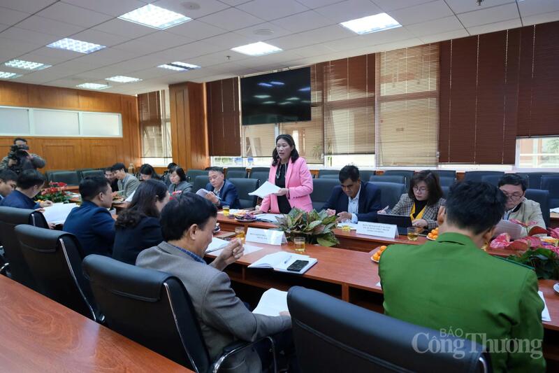 Quang cảnh buổi làm việc. Ảnh: Lê Sơn