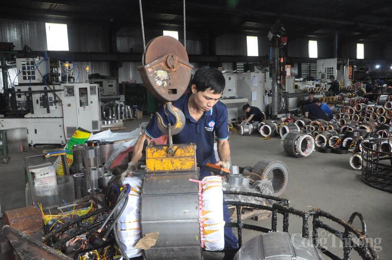 Giai đoạn 2026 - 2030 Bộ Công Thương đặt mục tiêu hỗ trợ ứng dụng máy móc  và dây chuyền công nghệ tiên tiến vào sản xuất công nghiệp - tiểu thủ công nghiệp. Ảnh: Hải Linh