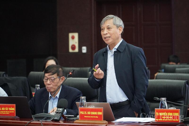 PGS.TS Bùi Quang Bình cho rằng Quy hoạch điều chỉnh phải làm rõ được nội dung làm sao để lan tỏa tác động của khu thương mại tự do, trung tâm tài chính quốc tế về phía Nam thành phố