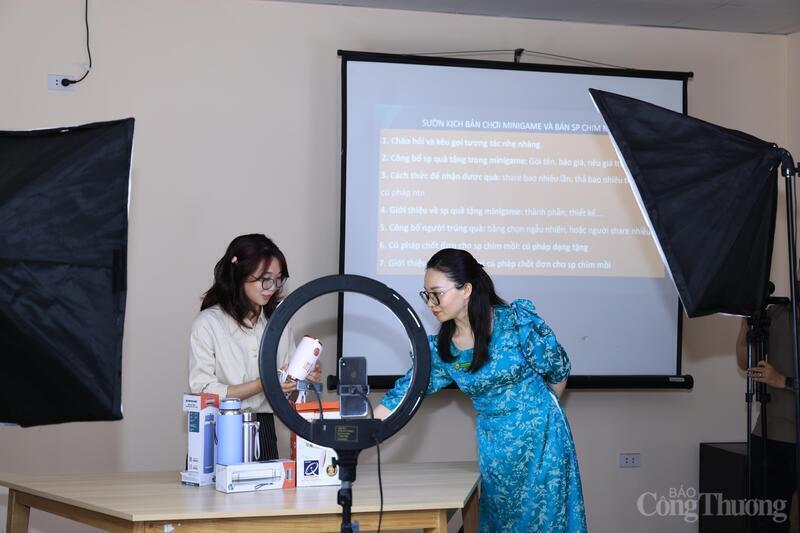 Nếu chương trình đào tạo không được cập nhật kịp thời từ thực tiễn doanh nghiệp, sẽ nhanh chóng lạc hậu.