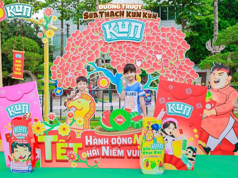 Thông điệp “Tết hành động nhỏ, hái niềm vui to”, chương trình Tết Kun 2026 do Công ty Cổ phần Sữa Quốc tế LOF triển khai đang trở thành điểm nhấn trên thị trường, vừa mang ý nghĩa giáo dục, vừa tạo nên sức lan tỏa tích cực trong cộng đồng