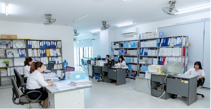 Đội ngũ cán bộ, nhân viên khối văn phòng An Khê - Ka Nak cùng toàn công ty vun đắp chặng đường 15 năm phát triển. Ảnh: Thu Hoài