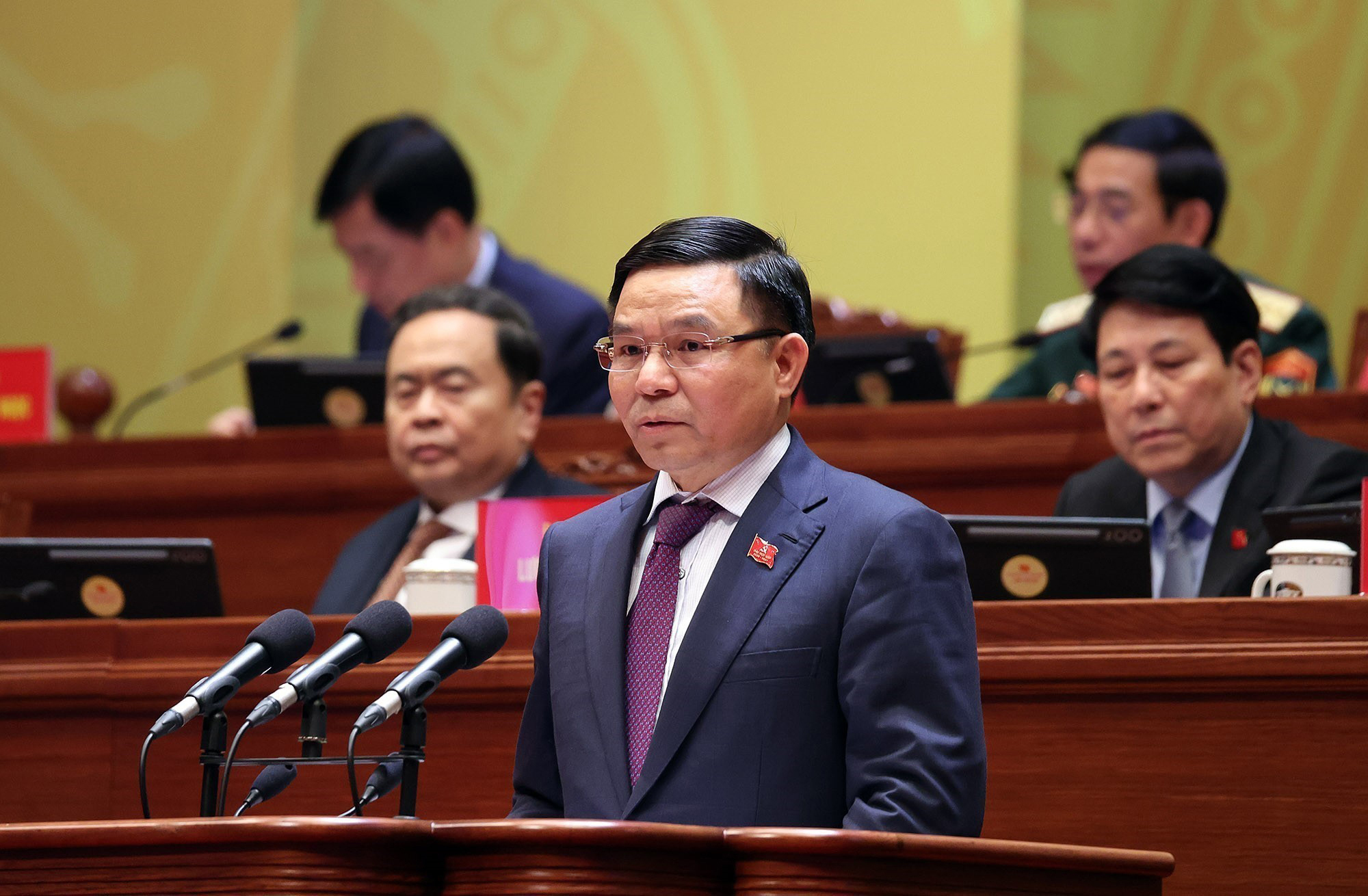 Quyền Bộ trưởng Bộ Công Thương Lê Mạnh Hùng trúng cử Ban Chấp hành Trung ương Đảng khoá XIV.